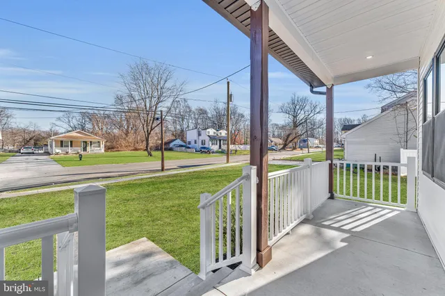 a view of an outdoor space