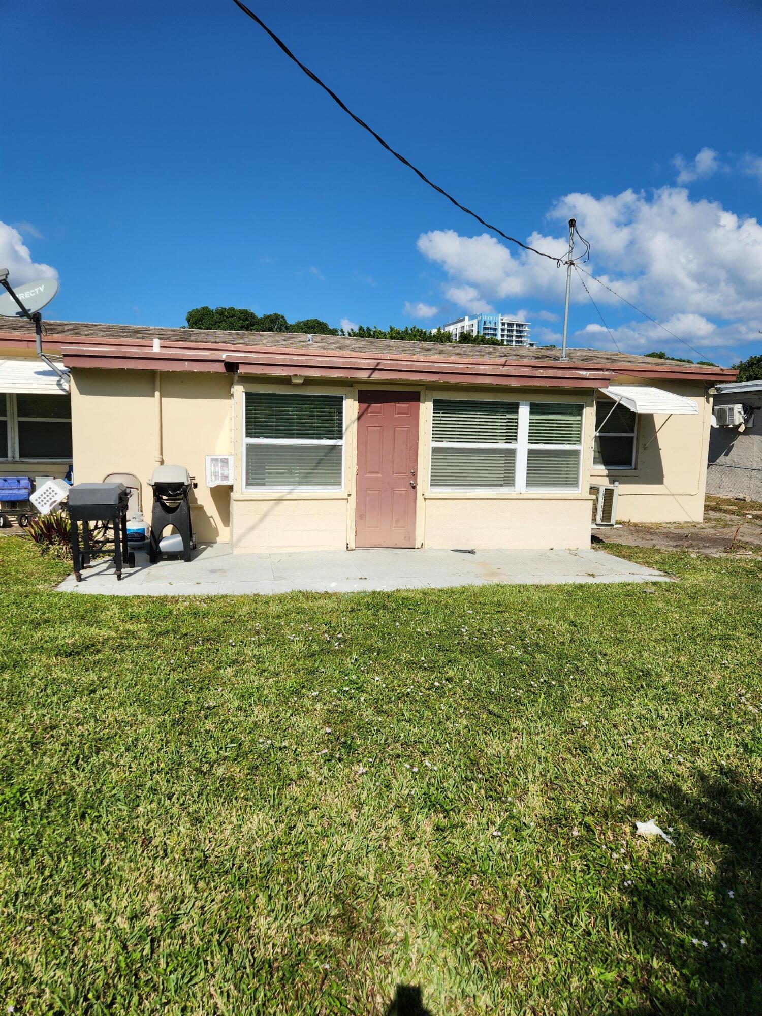 65 West 34th Street, Unit B Riviera Beach, FL 33404 - Photo 12 of 13 20251118_131020