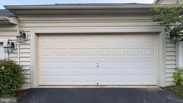 a view of a garage