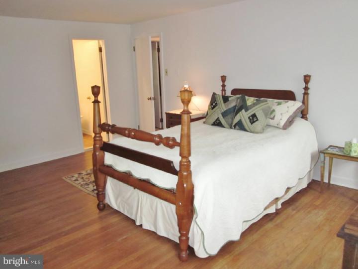 263 Hillcrest Road Wayne, PA 19087 - Photo 15 of 24 Master Bedroom