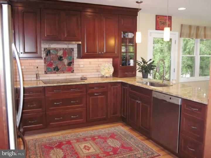 263 Hillcrest Road Wayne, PA 19087 - Photo 7 of 24 Kitchen