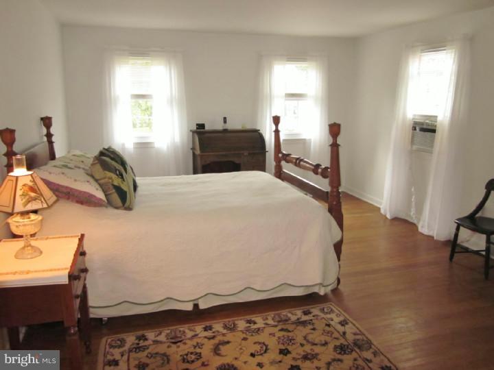 263 Hillcrest Road Wayne, PA 19087 - Photo 9 of 24 Master Bedroom