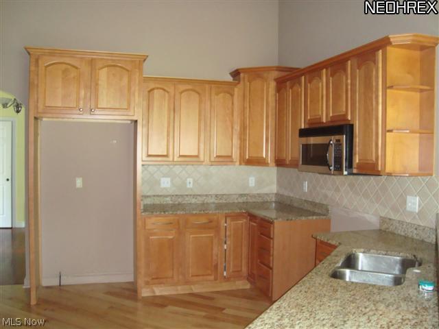 8311 Johnnycake Ridge Road Mentor, OH 44060 - Photo 5 of 23 Kitchen