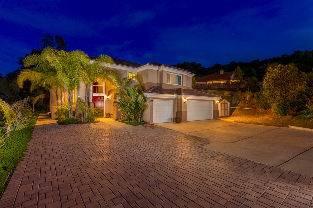 941 Bellagio Road Escondido, CA 92027 - Photo 1 of 25 Gallery Image 1