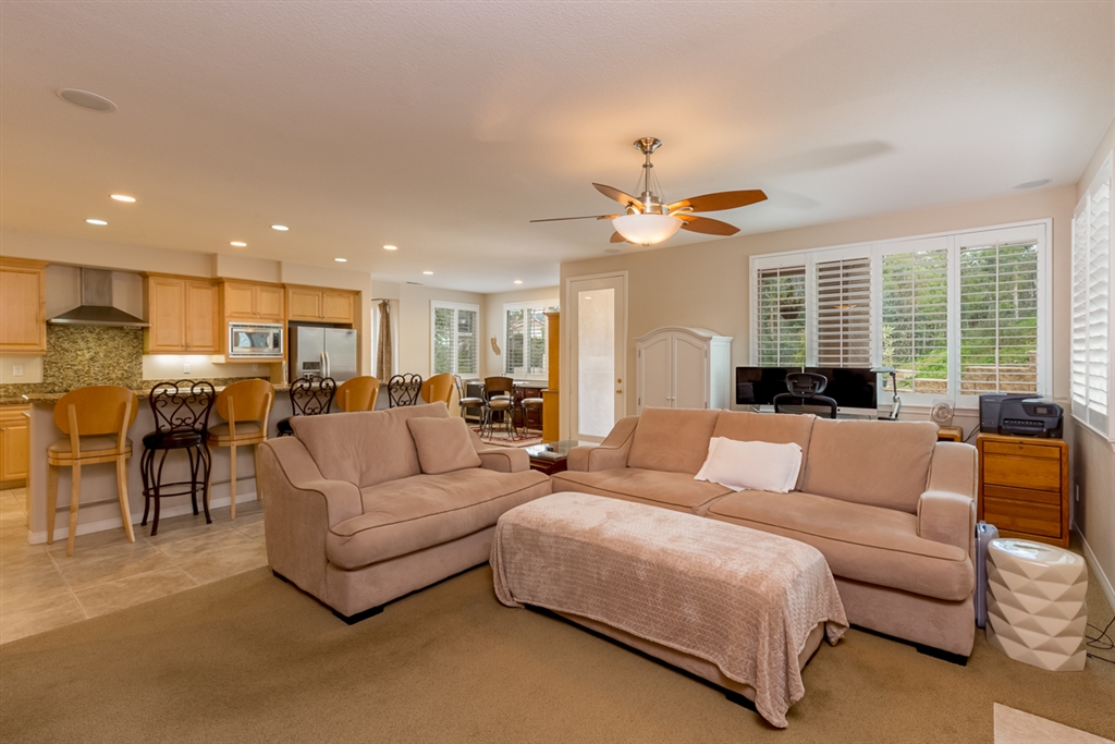 941 Bellagio Road Escondido, CA 92027 - Photo 13 of 25 Gallery Image 13