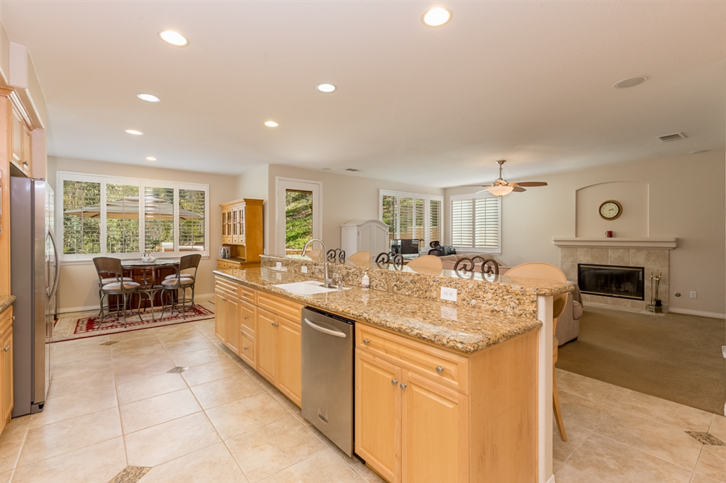 941 Bellagio Road Escondido, CA 92027 - Photo 14 of 25 Gallery Image 14