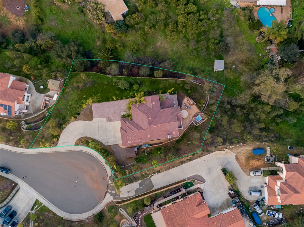 941 Bellagio Road Escondido, CA 92027 - Photo 17 of 25 Gallery Image 17