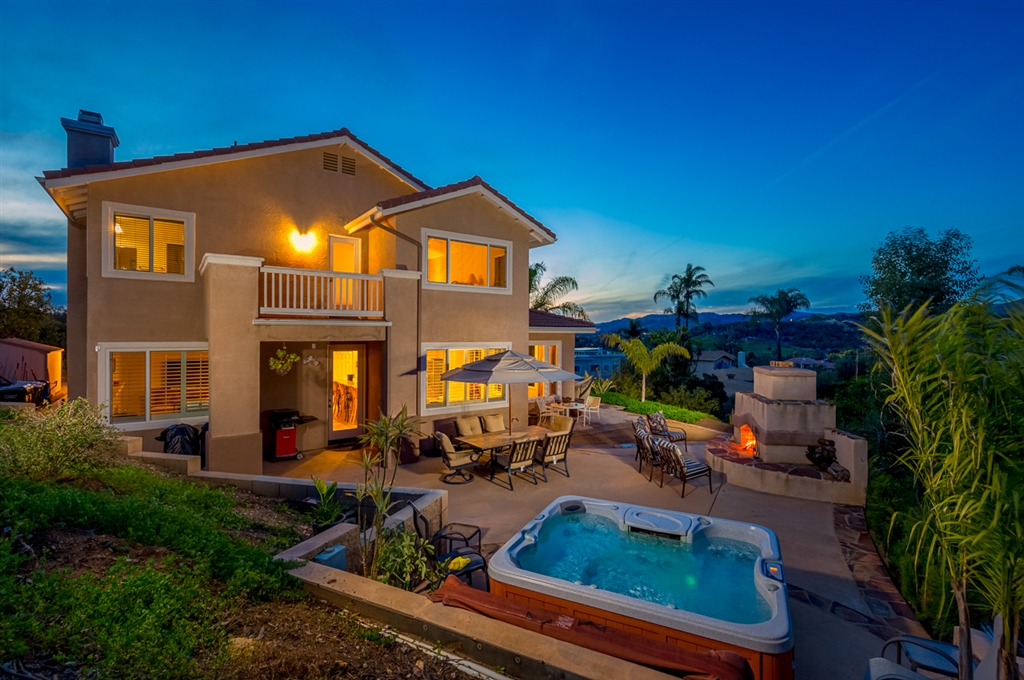 941 Bellagio Road Escondido, CA 92027 - Photo 6 of 25 Gallery Image 6