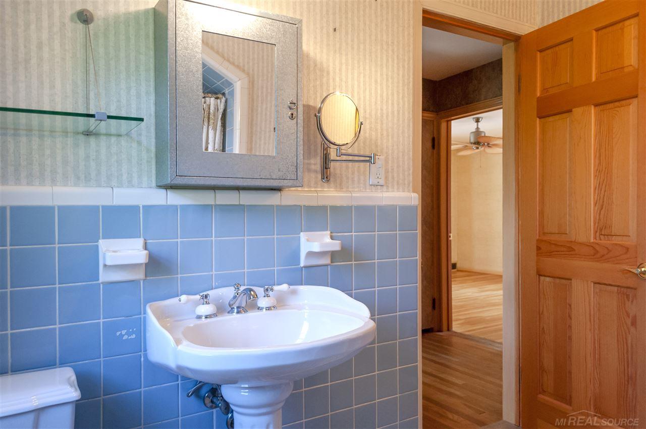 456 Roland Road Grosse Pointe Farms, MI 48236 - Photo 19 of 37