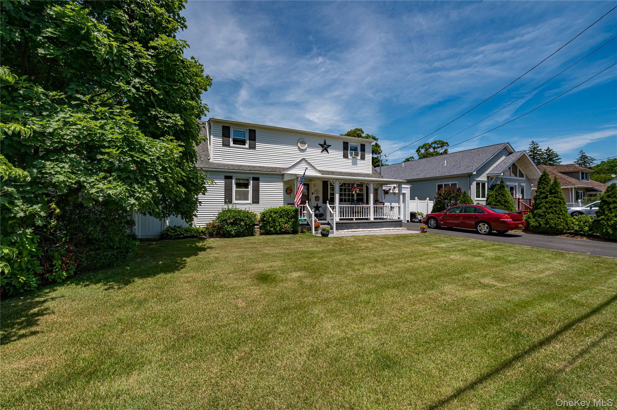 11 Spruce Street Islip, NY 11751 - Photo 4 of 36
