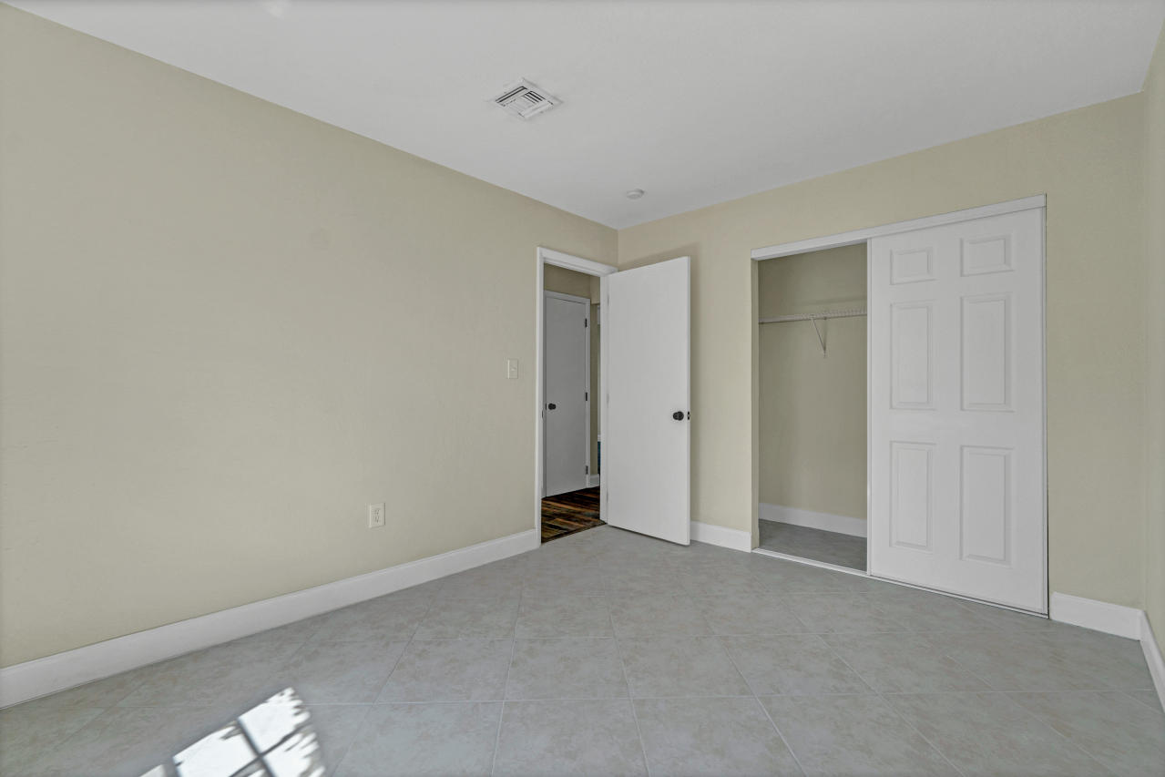3526 Ivanhoe Avenue Boynton Beach, FL 33436 - Photo 21 of 29 a view of an empty room