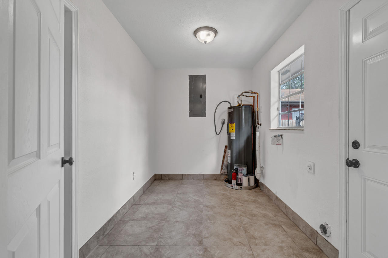 3526 Ivanhoe Avenue Boynton Beach, FL 33436 - Photo 24 of 29 a view of a room with gym equipment