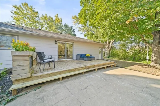 $450,000 | 5600 East Poney Creek Road, Freeman, MO 64746