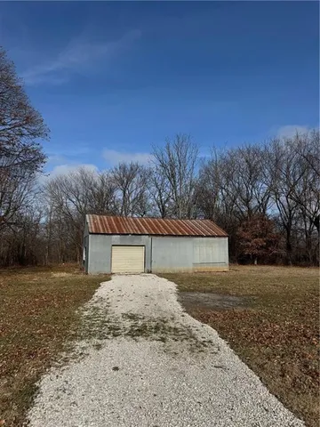 $425,000 | 5600 East Poney Creek Road, Freeman, MO 64746