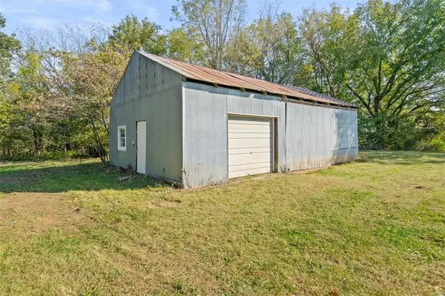 $450,000 | 5600 East Poney Creek Road, Freeman, MO 64746