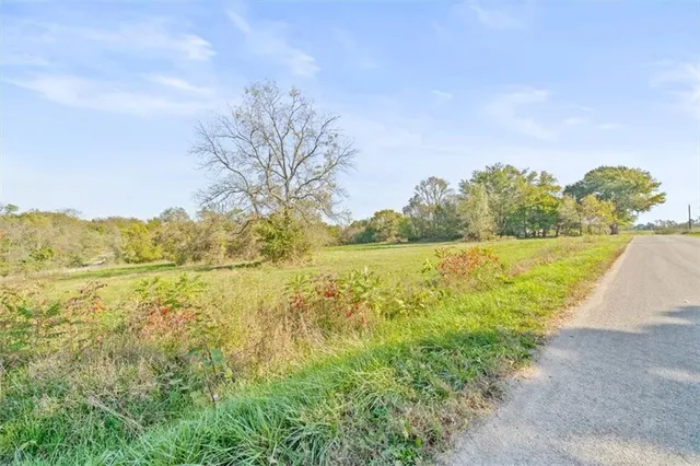 $425,000 | 5600 East Poney Creek Road, Freeman, MO 64746