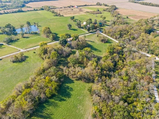 $425,000 | 5600 East Poney Creek Road, Freeman, MO 64746