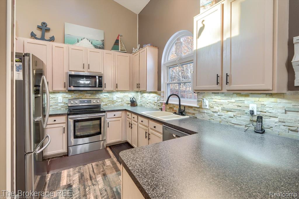2653 Ravine Side North Howell, MI 48843 - Photo 19 of 67 Gallery Image 19