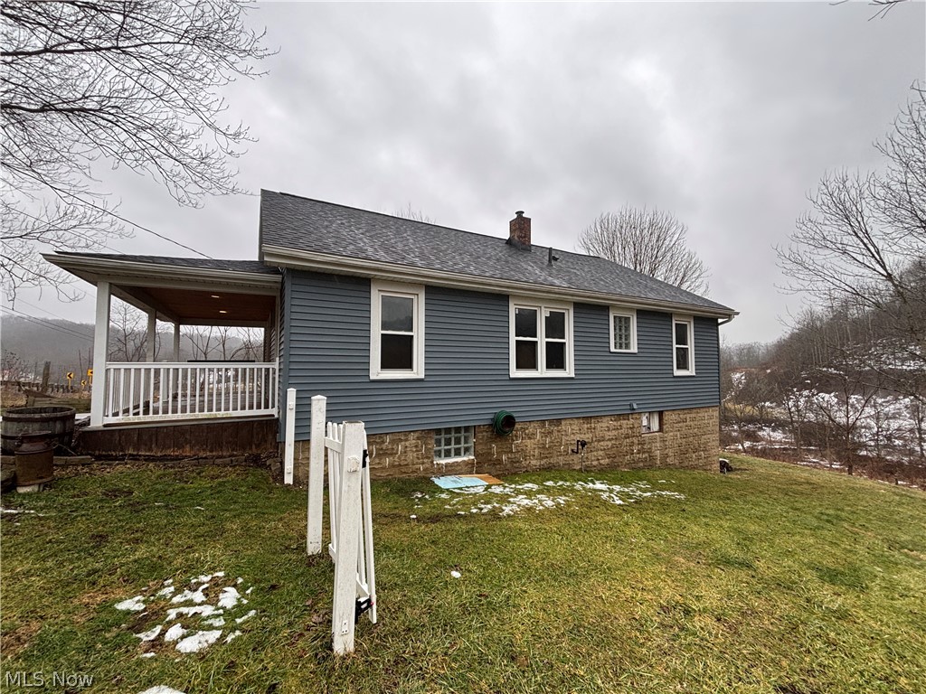 4301 Steubenville Road Southeast Amsterdam, OH 43903 - Photo 25 of 27 vinyl sided home, side yard