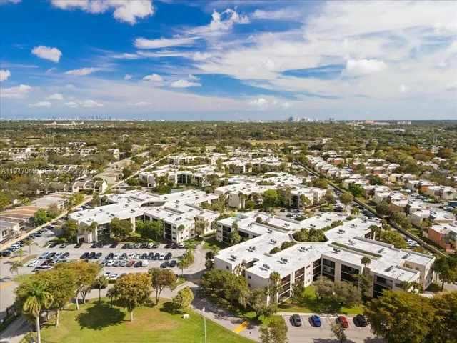$250,000 | 8075 Southwest 107th Avenue, Unit 221, Miami, FL 33173