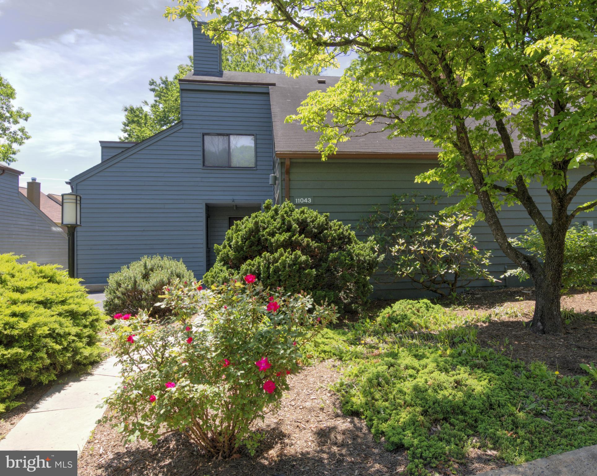 11043 Solaridge Drive Reston, VA 20191 - Photo 2 of 25