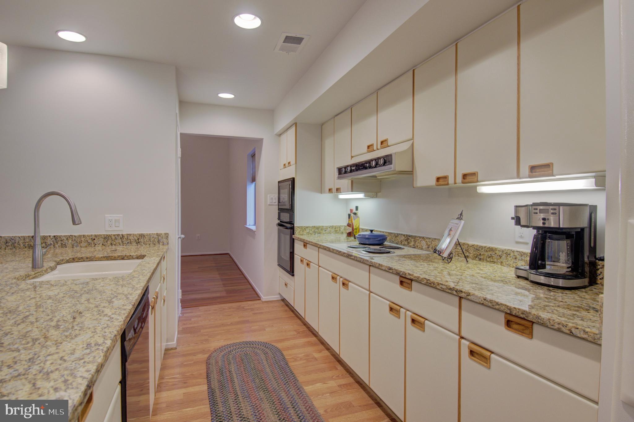 11043 Solaridge Drive Reston, VA 20191 - Photo 12 of 25