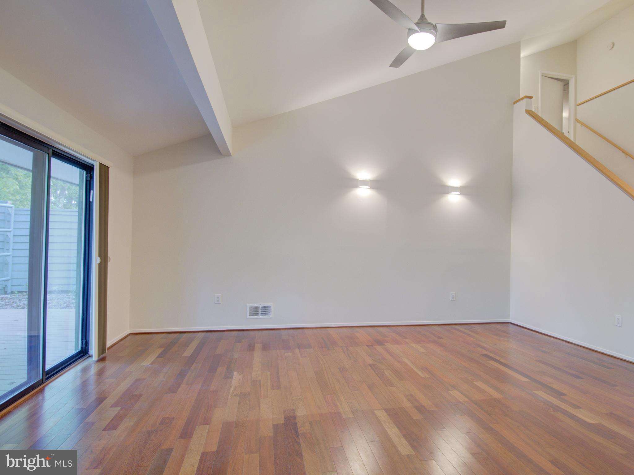 11043 Solaridge Drive Reston, VA 20191 - Photo 13 of 25