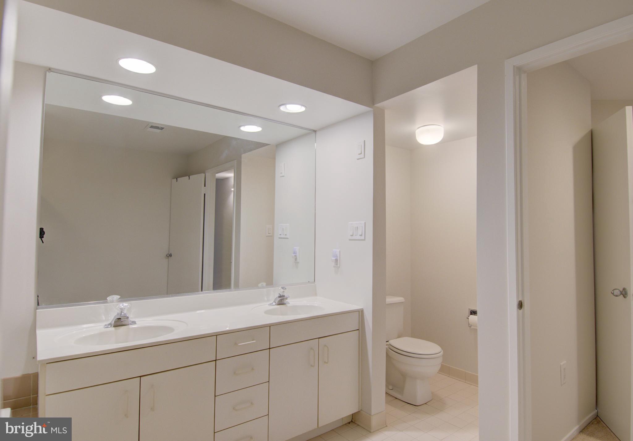 11043 Solaridge Drive Reston, VA 20191 - Photo 15 of 25