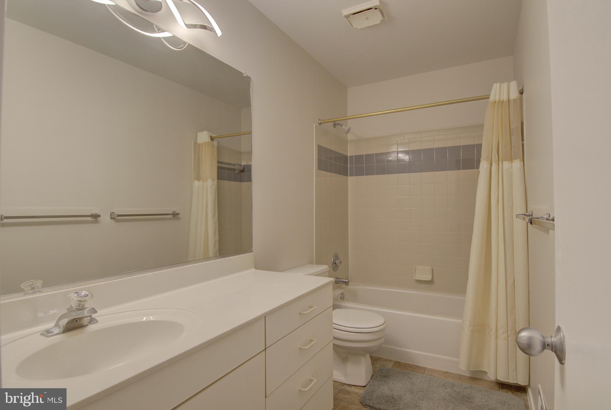 11043 Solaridge Drive Reston, VA 20191 - Photo 20 of 25