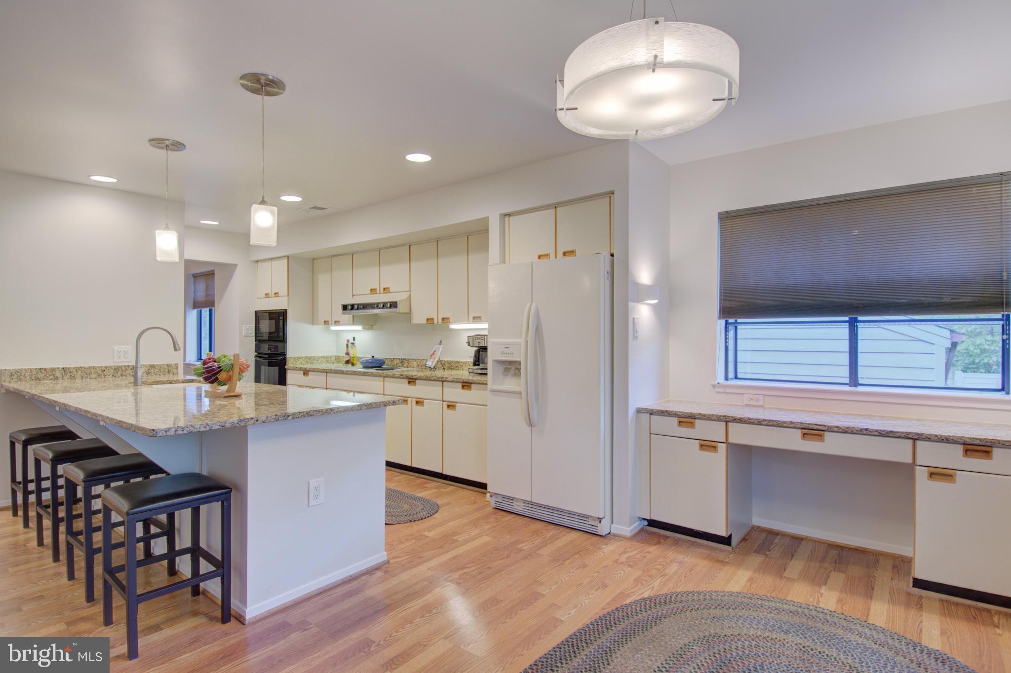 11043 Solaridge Drive Reston, VA 20191 - Photo 4 of 25