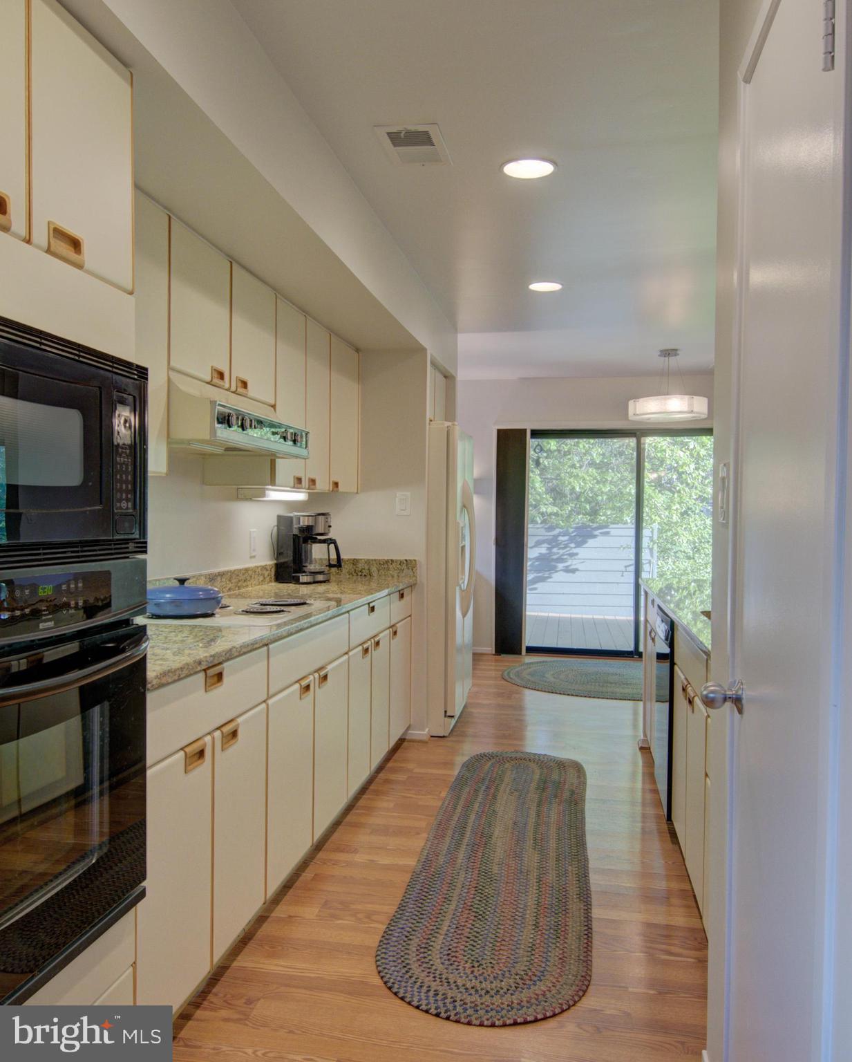 11043 Solaridge Drive Reston, VA 20191 - Photo 6 of 25