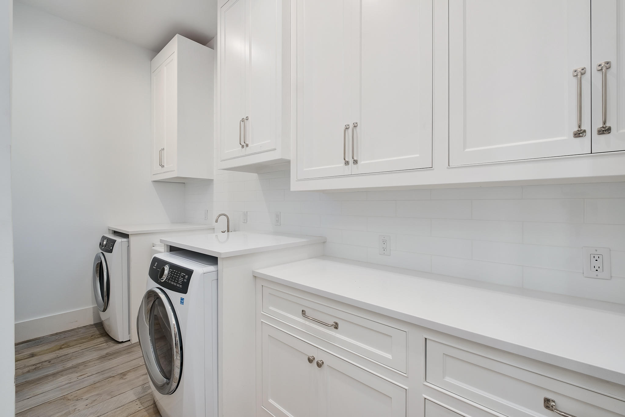 28 Rainer Ln Inlet Beach Inlet Beach, FL 32461 - Photo 16 of 39 a utility room with sink dryer and washer