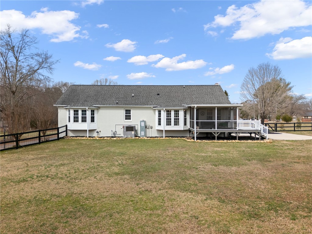 200 Poore Road Piedmont, SC 29673 - Photo 37 of 44 This residence features a spacious private yard and inviting screened porch.