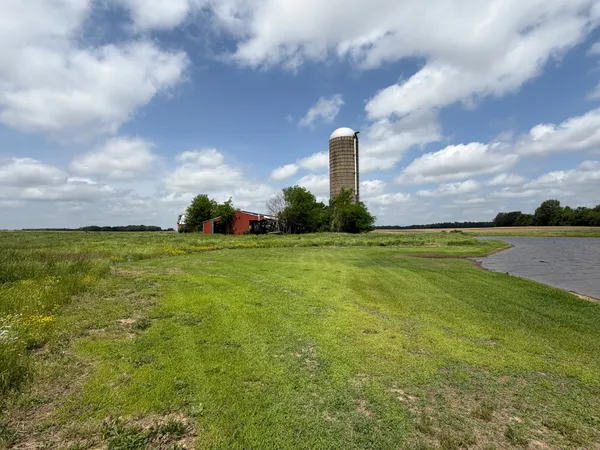 $430,000 | 2600 State Line Road West, Hazel, KY 42049