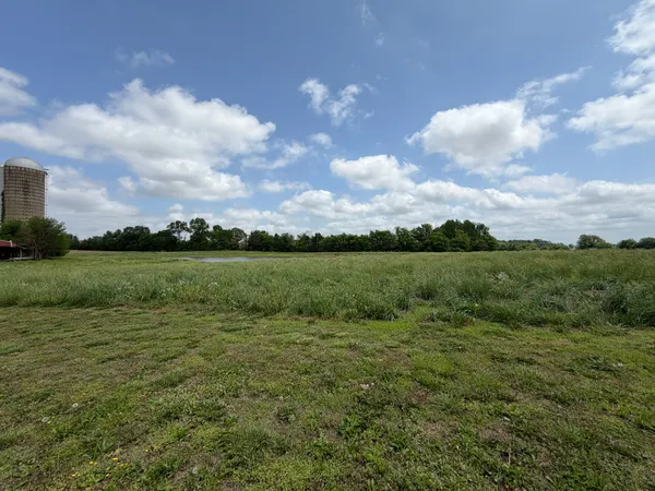 $430,000 | 2600 State Line Road West, Hazel, KY 42049