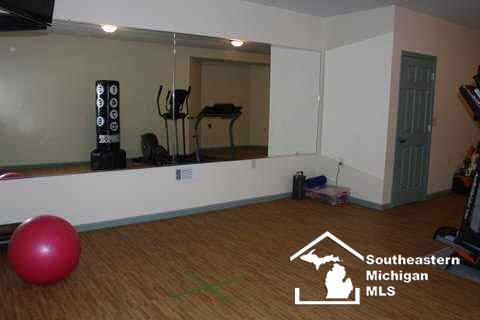 8802 Exeter Carleton, MI 48117 - Photo 34 of 42 21137514-33.JPG