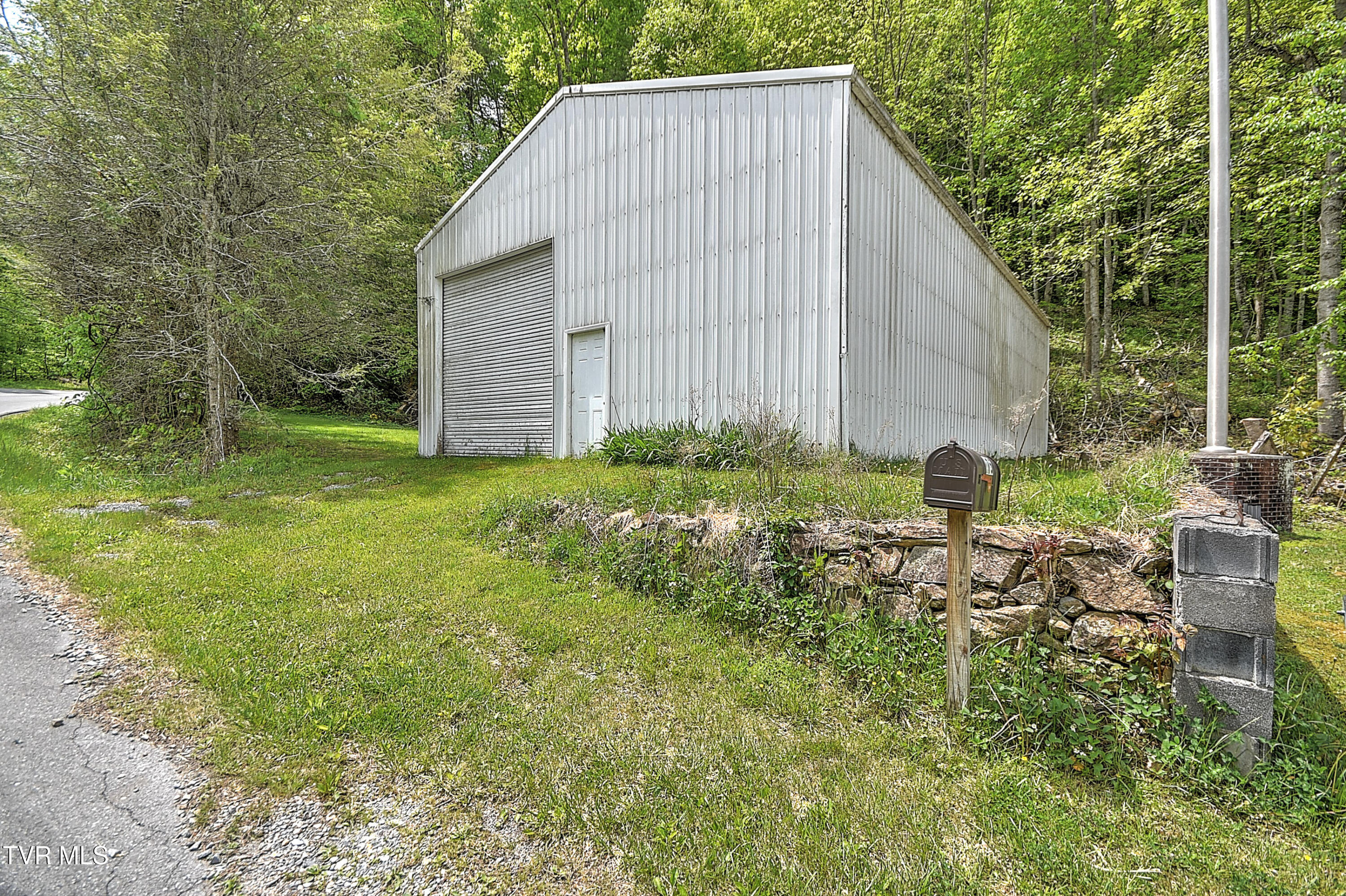 275 Tiger Creek Road Roan Mountain, TN 37687 - Photo 7 of 104 275 Tiger Creek EH-44