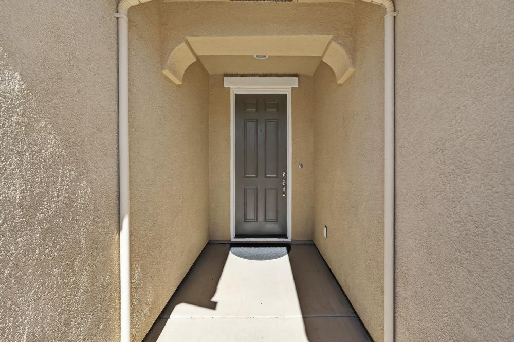 7605 Ferrell Way Elk Grove, CA 95757 - Photo 4 of 69