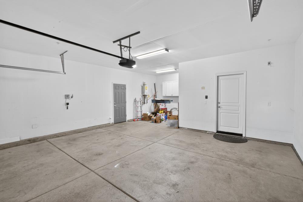 7605 Ferrell Way Elk Grove, CA 95757 - Photo 51 of 69 a view of a livingroom with natural light