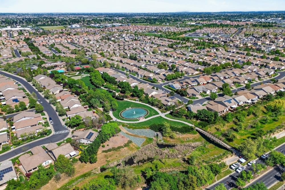 7605 Ferrell Way Elk Grove, CA 95757 - Photo 67 of 69 an aerial view of residential houses with outdoor space