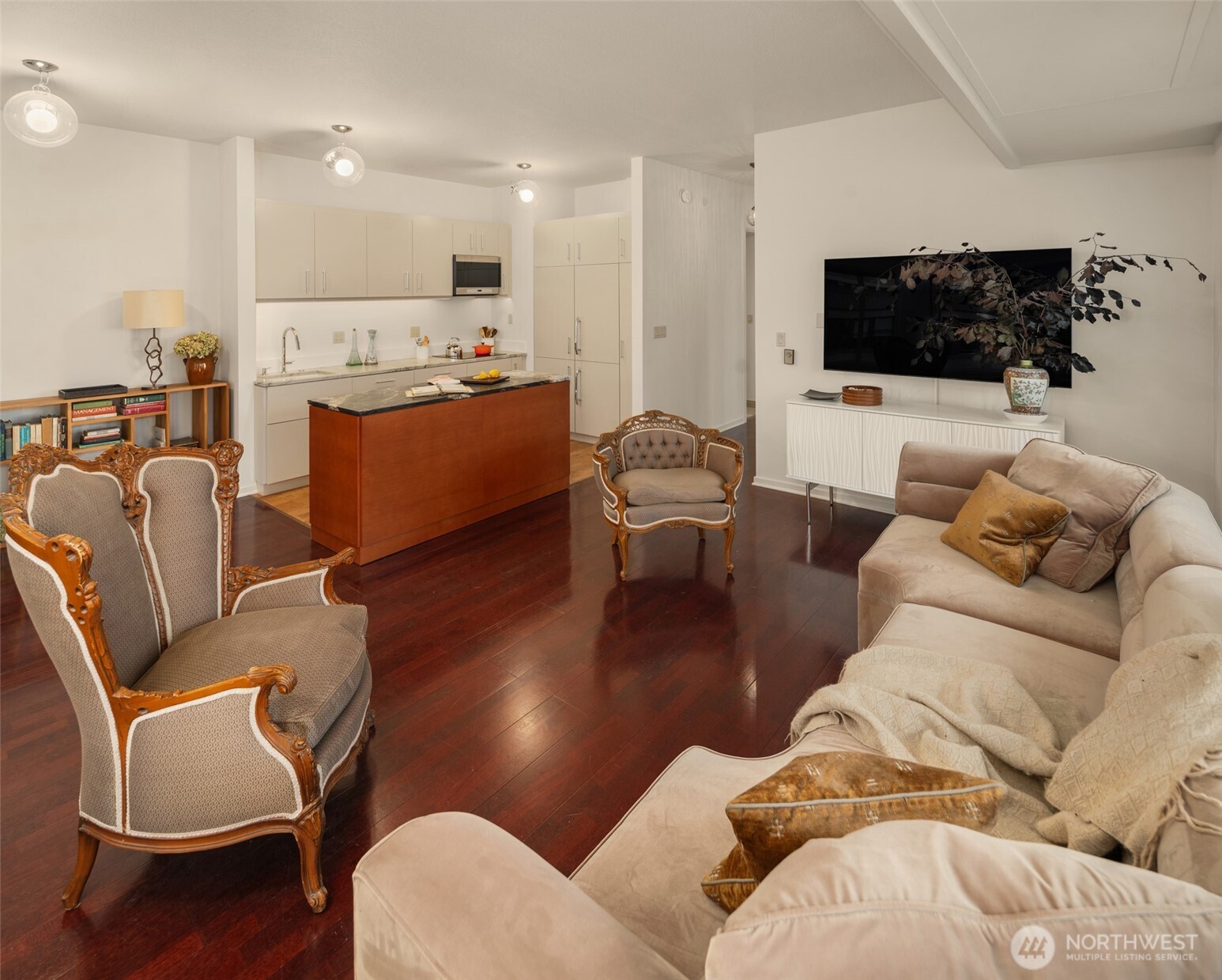 98 Union Street, Unit 810 Seattle, WA 98101 - Photo 13 of 38