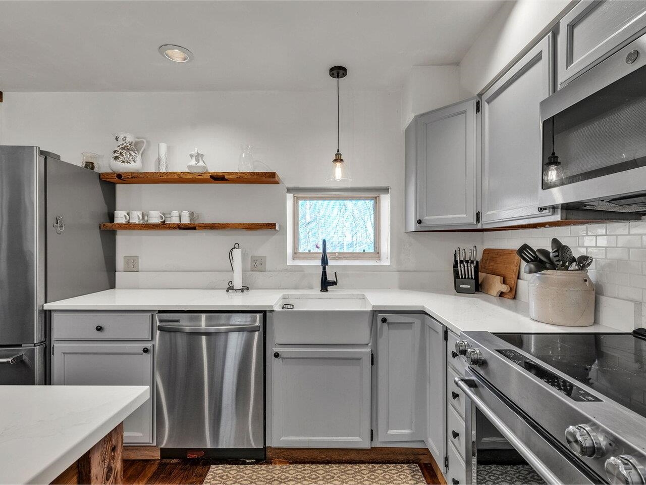 320 Main Street Isle La Motte, VT 05463 - Photo 8 of 44