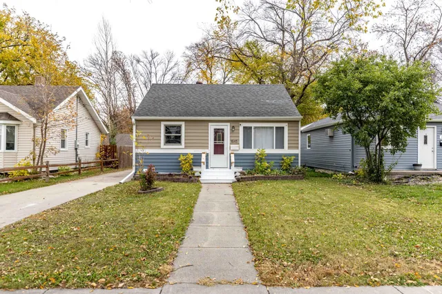 $238,500 | 1645 Broadway North, Fargo, ND 58102