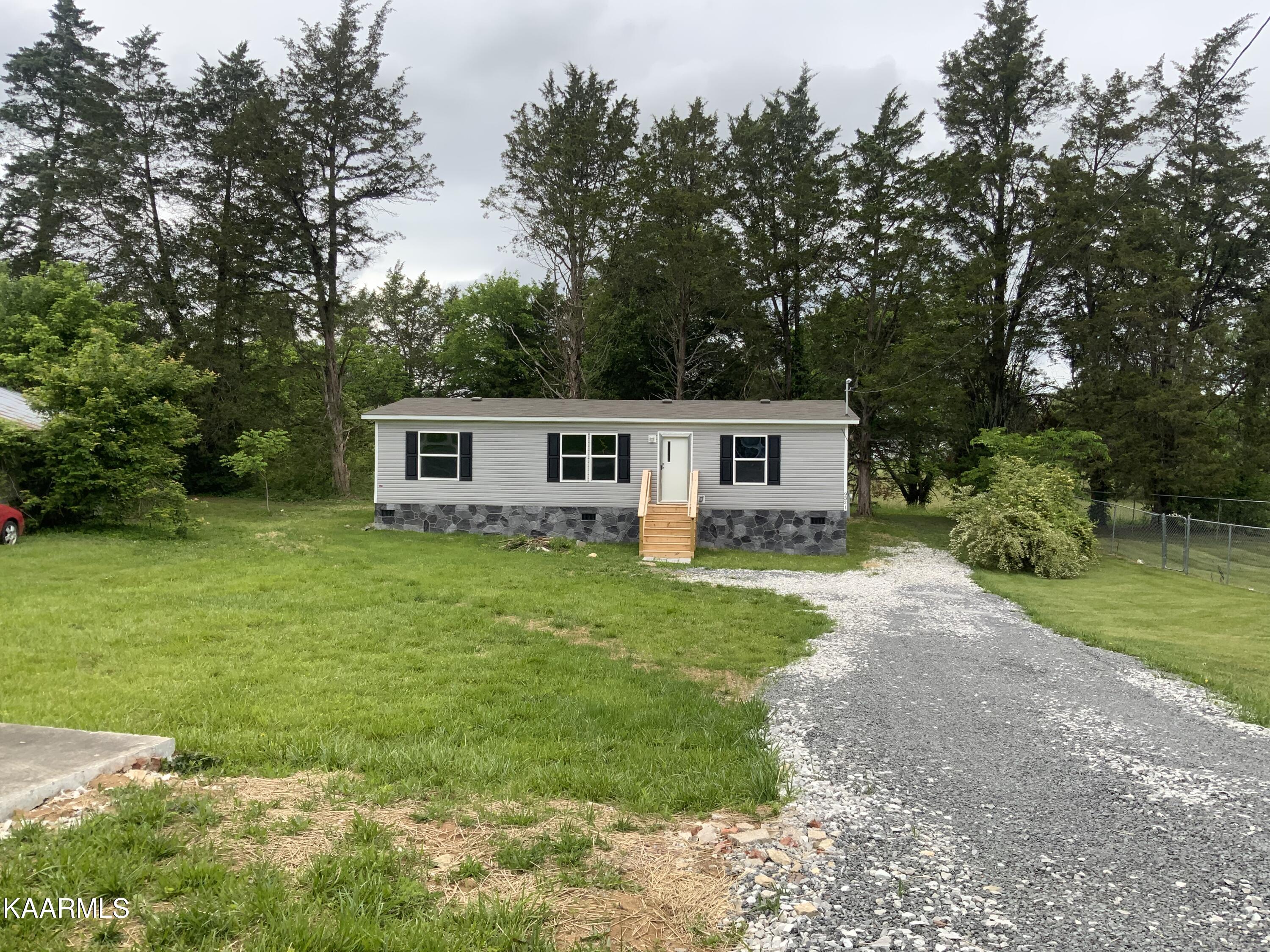 9321 East Emory Road Corryton, TN 37721 - Photo 2 of 27 CC2CAC7F-4529-4181-9B92-11AC478E17C1