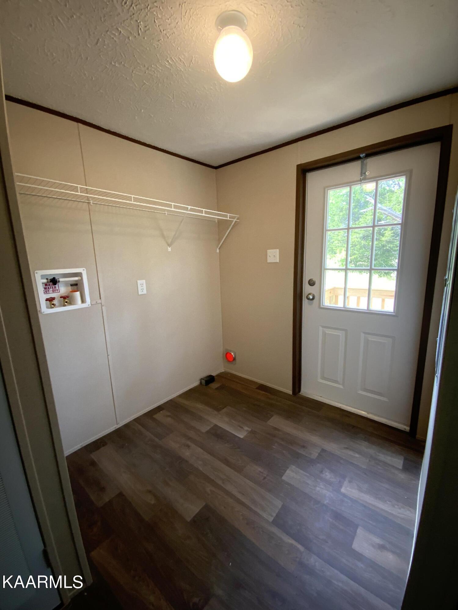 9321 East Emory Road Corryton, TN 37721 - Photo 25 of 27 658FC020-E622-4005-B4AD-A46893D6626B