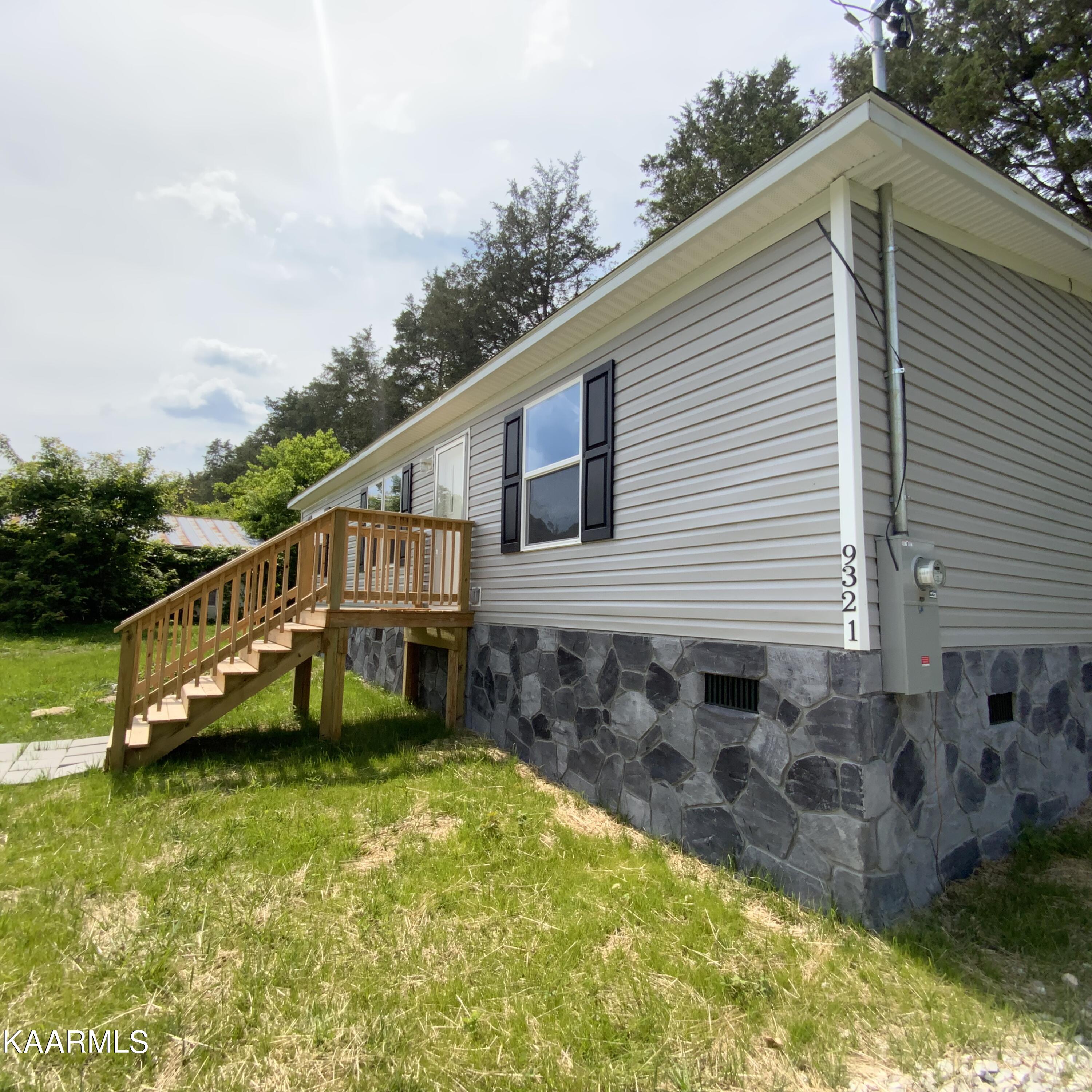 9321 East Emory Road Corryton, TN 37721 - Photo 26 of 27 A8509A78-E399-4350-8D0E-623CC51CB754