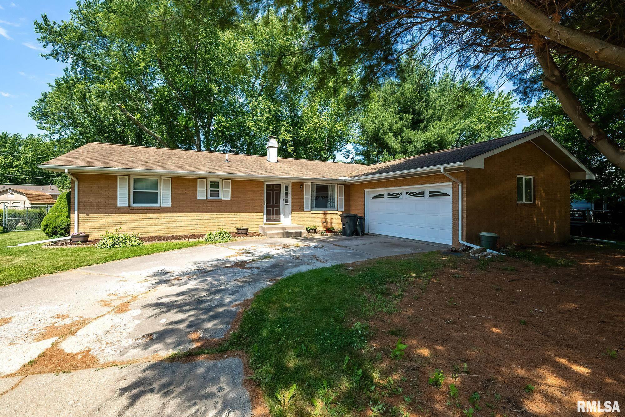 109 North 3rd Street Colona, IL 61241 - Photo 3 of 32