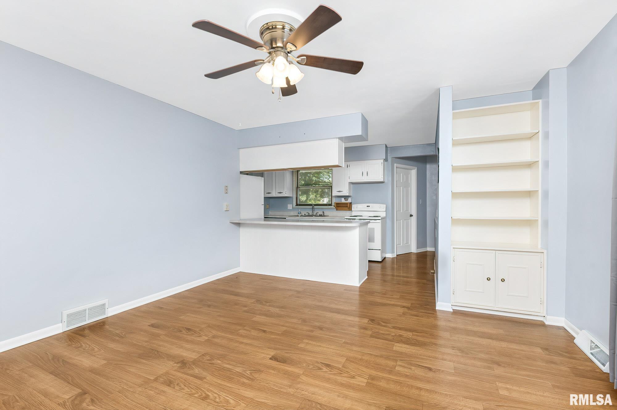 109 North 3rd Street Colona, IL 61241 - Photo 5 of 32