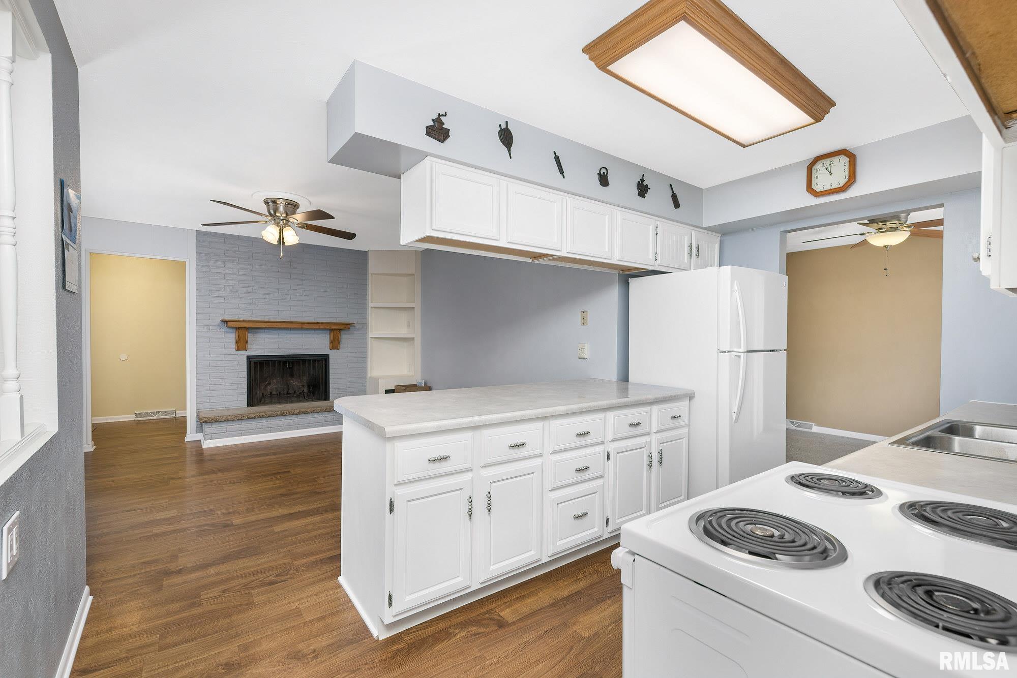 109 North 3rd Street Colona, IL 61241 - Photo 8 of 32