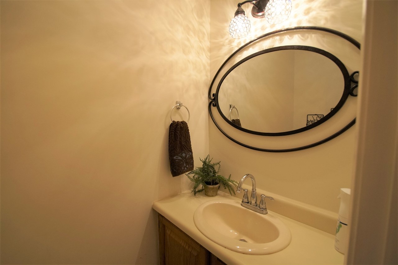 39 Freetown Road, Unit 9 Raymond, NH 03077 - Photo 13 of 27